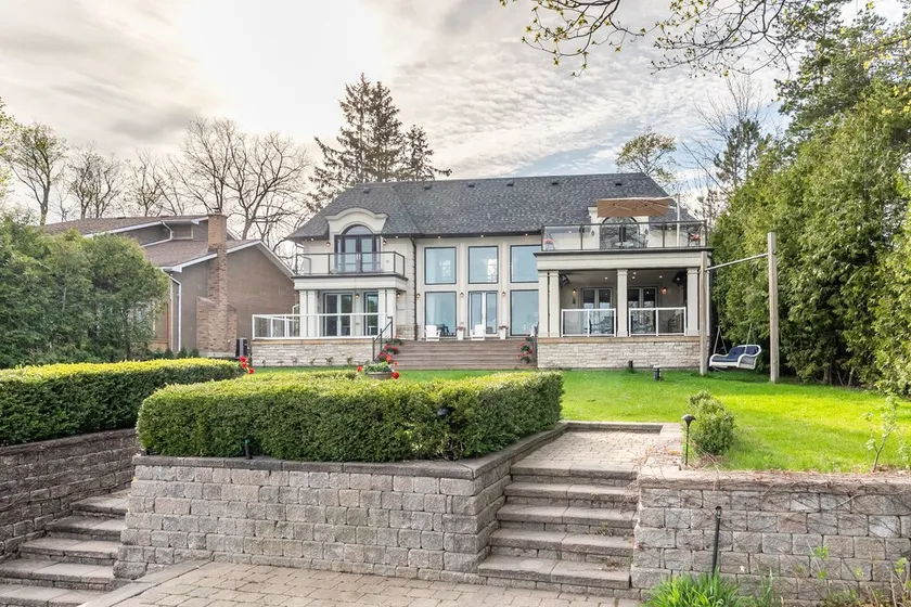 Luxury Lake Simcoe Waterfront Cottage - Image 1