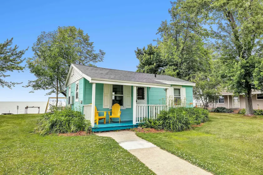 Turquoise Beach Cottage - Image 1