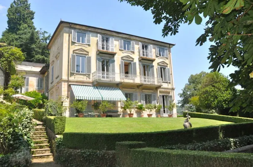 Schöne und charmante Wohnung in einer Villa aus dem neunzehnten Jahrhundert - Image 1