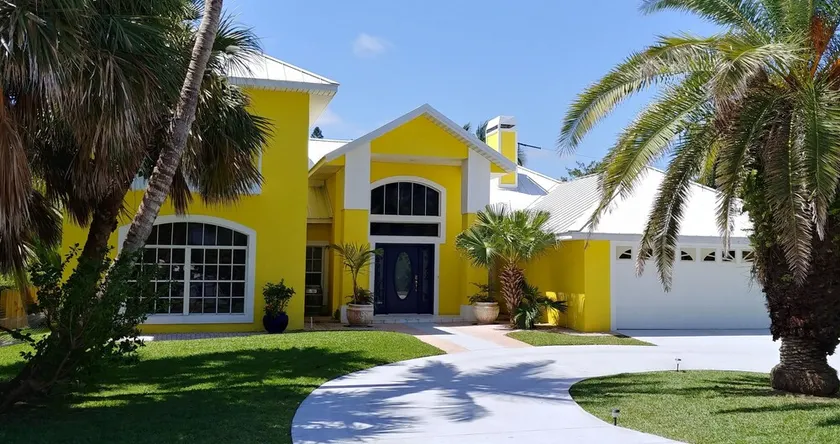 Mikey's Beach Place - 75 yards til vores smukke strande og klitter; Opvarmet pool! - Image 1