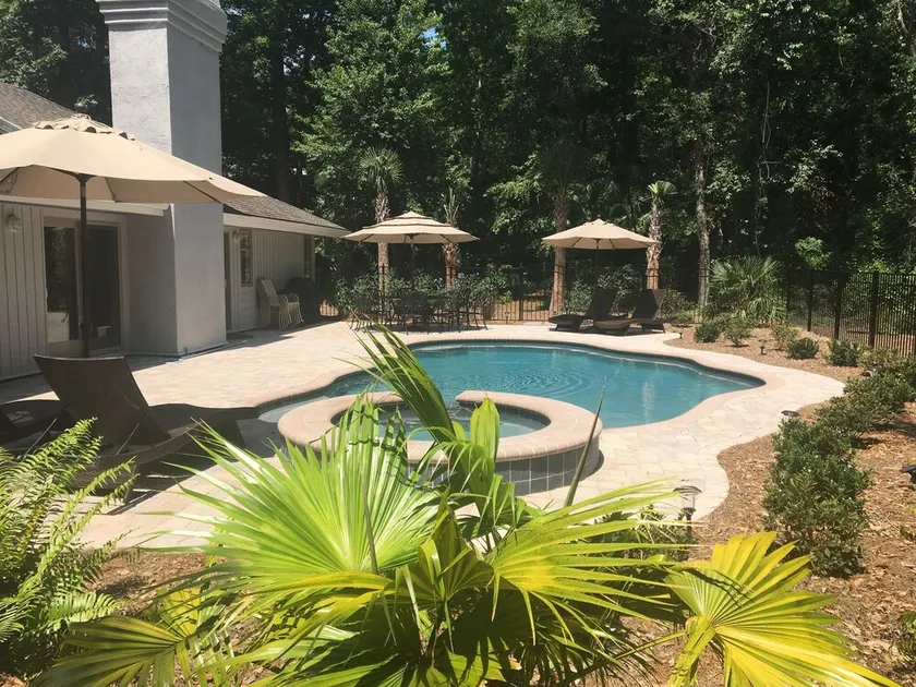 Maison récemment rénovée avec piscine dans la plantation - près de la plage! - Image 1