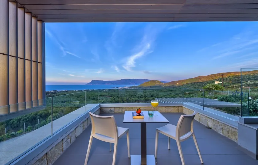 Youphoria Villa Oneiro confortable, entièrement privé, piscine à débordement, vue spectaculaire sur la mer - Image 1