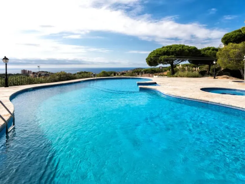 Apartment with pool 1km Sant Pol's beach - Image 1