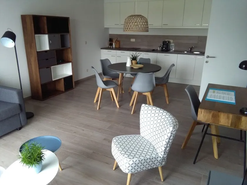 DUE CAMERE DA LETTO APPT. TERRAZZA. HOTEL SERVICE. PARCHEGGIO GRATUITO. 8 KLM da Gand - Image 1