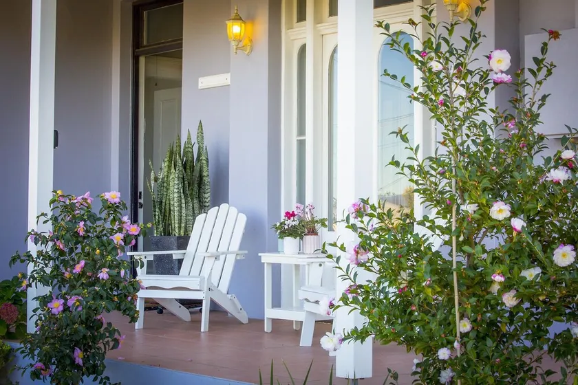 Camellia Cottage - Image 1