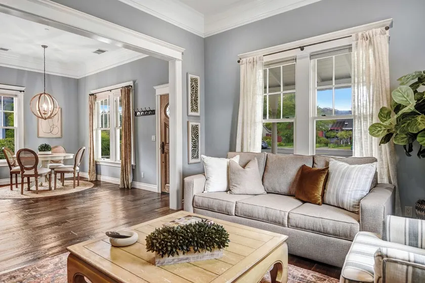Historic Luxury Bungalow 3 Blocks to Sonoma Plaza, Hot Tub & Bikes! - Image 1
