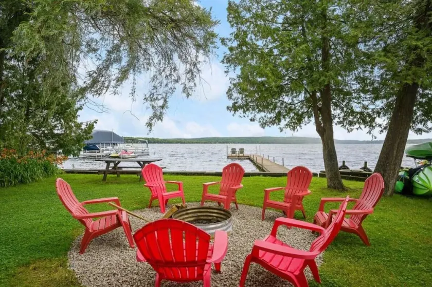 Lakefront Home Away From Home - Image 1