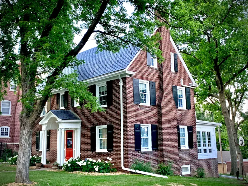 Historic Brick Colonial w/Amazing Kitchen- Close to downtown - Image 1