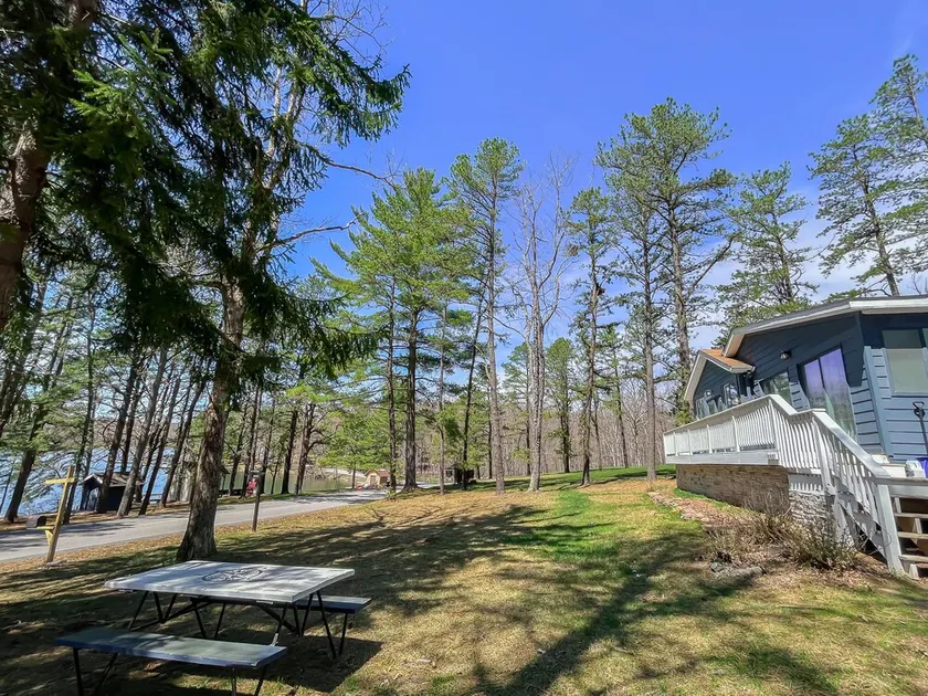 Iconic Cabin Hot tub fire pit lakefront dock pet friendly and more - Image 1
