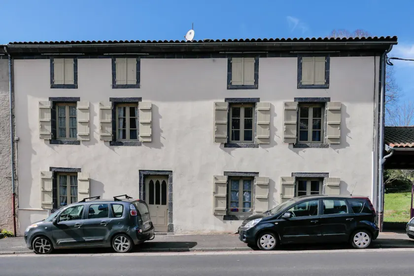 Großes Familienhaus mit umzäuntem Garten – Schlossblick – nahe Vulcania - Image 1