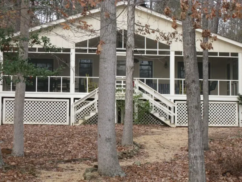 Perfektes 4 Schlafzimmer Lake Cottage am Lake Gaston, NC - Image 1