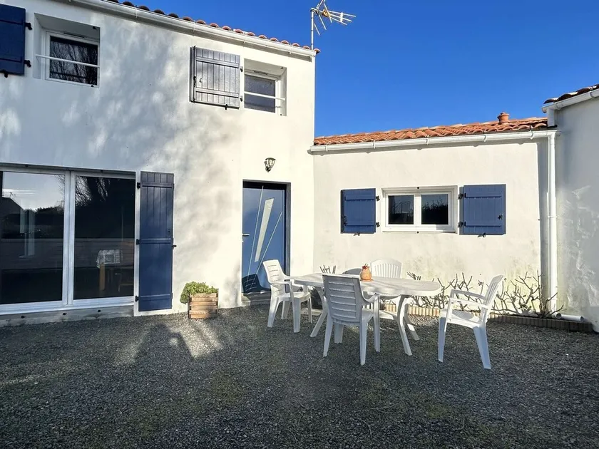 Charming 3BR Home Near Beach with Private Garden, Parking, and BBQ - Image 1