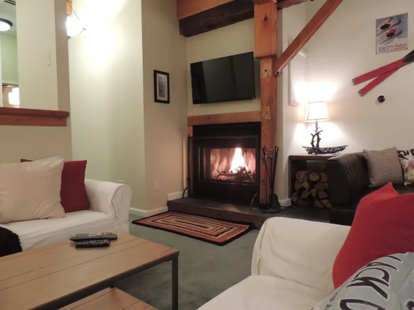 Bedste placering! Renoveret center landsby Okemo 2 BR - gratis shuttle udenfor døren! - Image 1