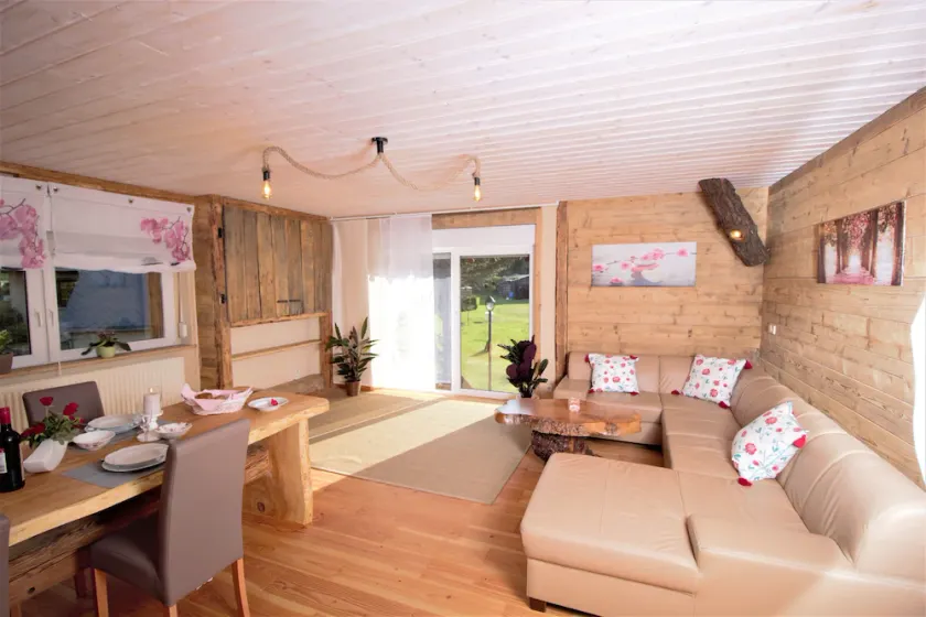 Fantastic vacation apartment VANESSA in an idyllic location in the Zittau Mountains - Image 1