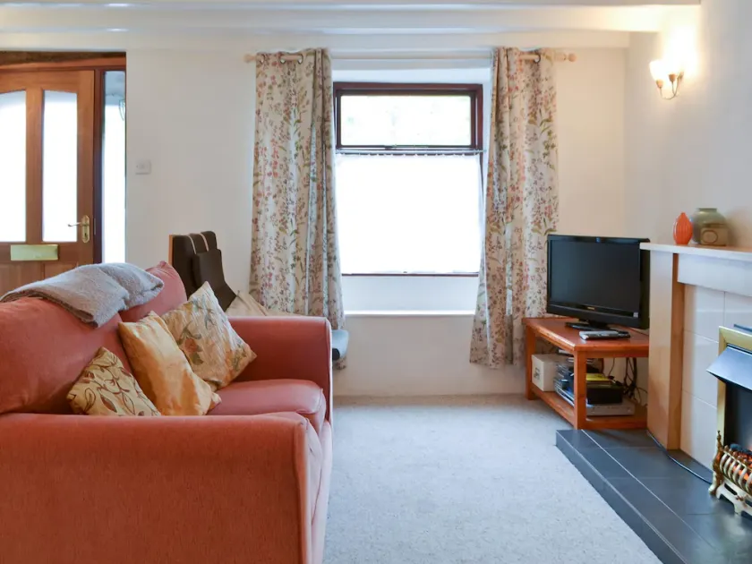 2 bedroom accommodation in Millom - Image 1