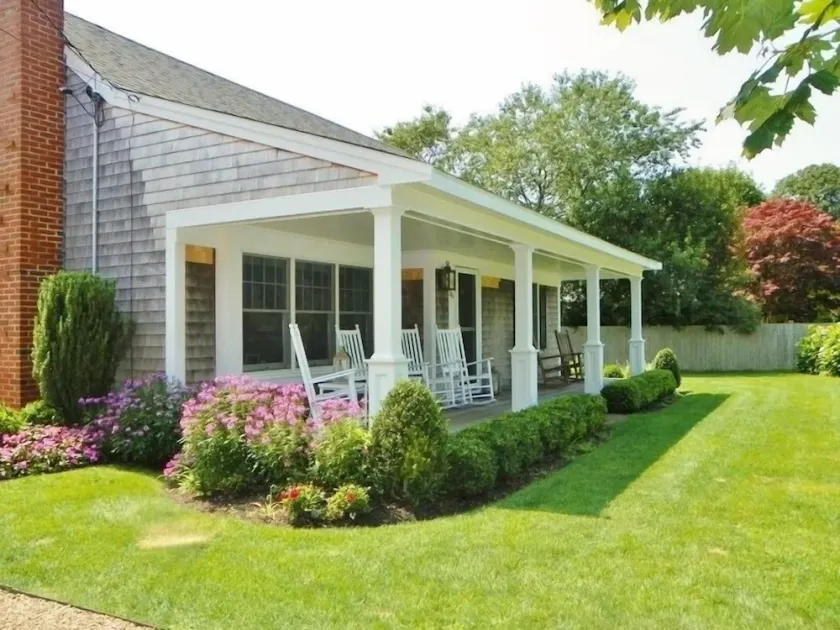 Spacious Family Home in Desirable Katama - Easy Access to Beach and Town! - Image 1