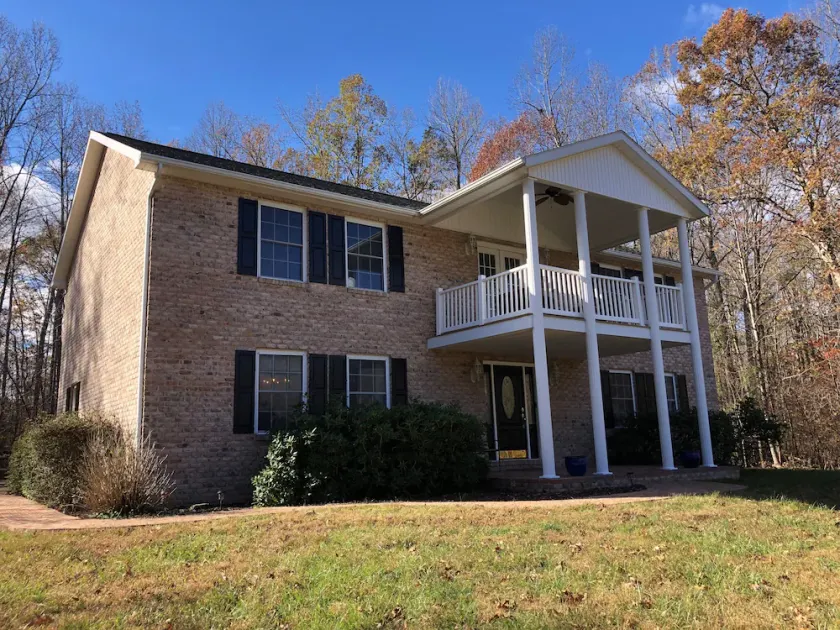 Beautiful Large Home Minutes from Lake Anna with Games & Hot Tub!! - Image 1