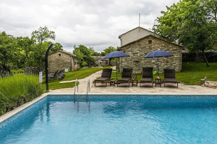 Villa M-Mate with Pool - Privacy Guaranteed - Image 1