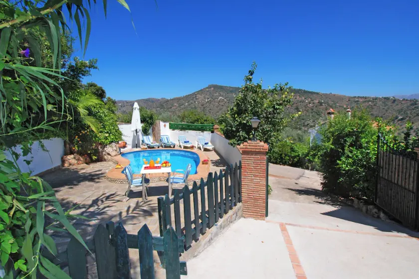 Bella casa di campagna privata (6P) con piscina e magnifica vista. - Image 1