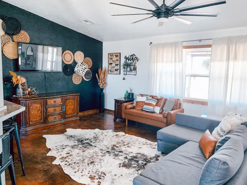 The Highland Hideout- 2 Bed/ 2 Bath/ Sleeps 5/ Firepit - Image 1
