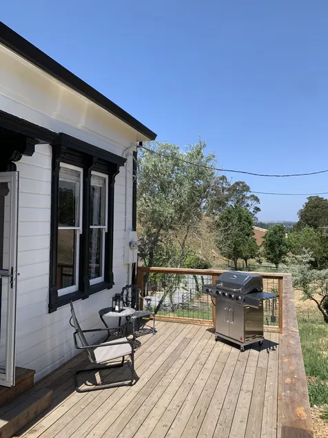 Restored farmhouse with acres of privacy - Image 1
