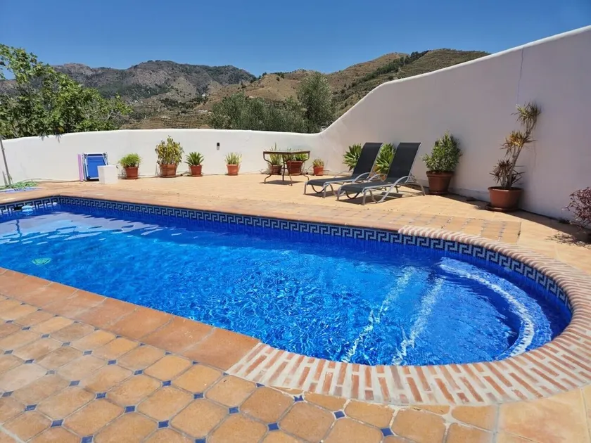Casa de vacaciones \"Casa Laura\" con vistas a la montaña, piscina, jardín, aire acondicionado y Wi-Fi - Image 1