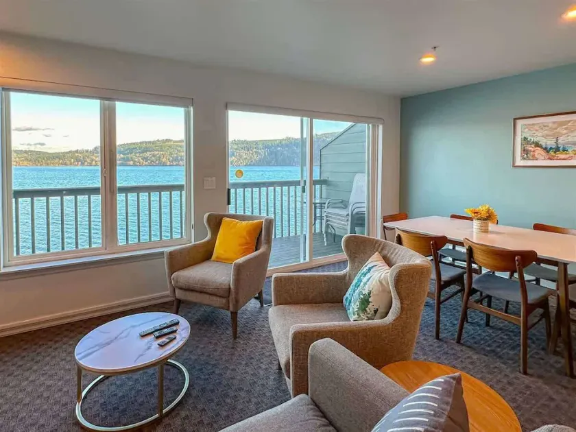 Waterfront Townhouse: Balcony, Pool, Hot Tub, Pier - Image 1