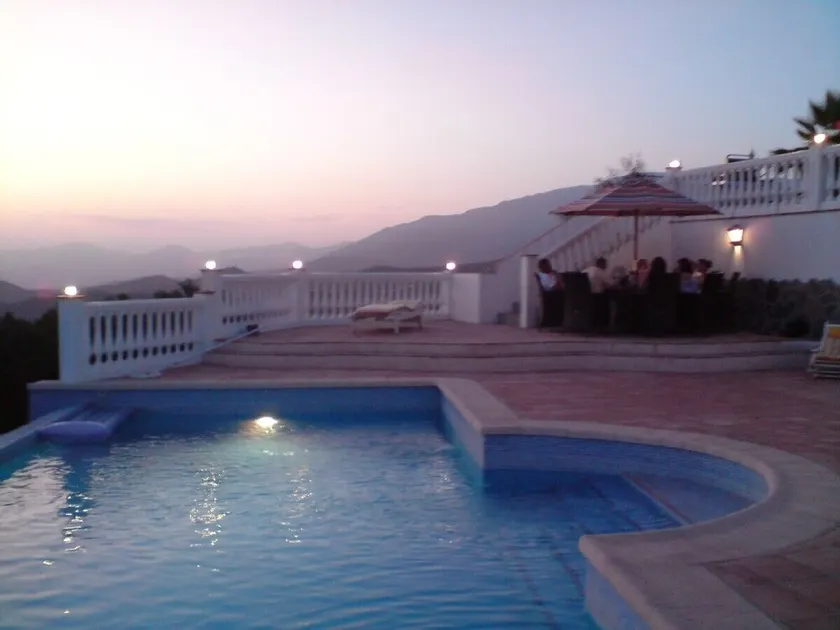 Luxury Villa på toppen Andalusien Mountain med stor pool och underbar utsikt - Image 1
