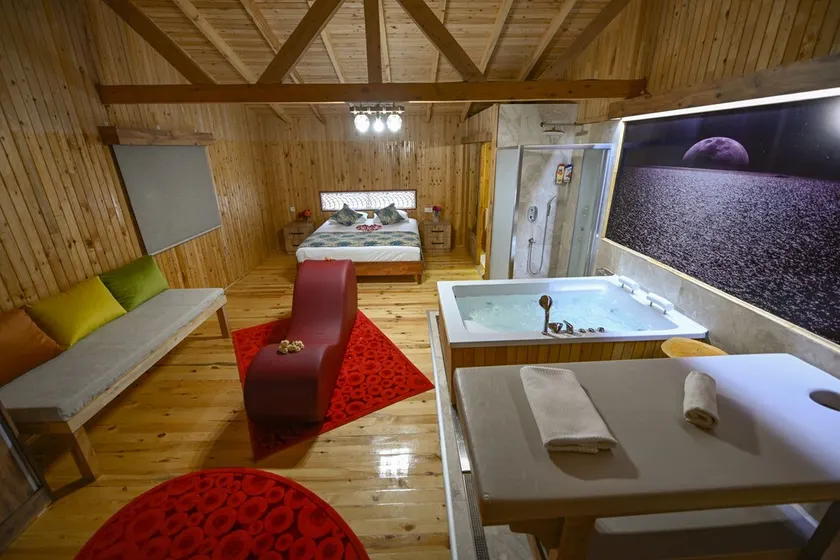 Dufa Bungalow Hotel - Image 1