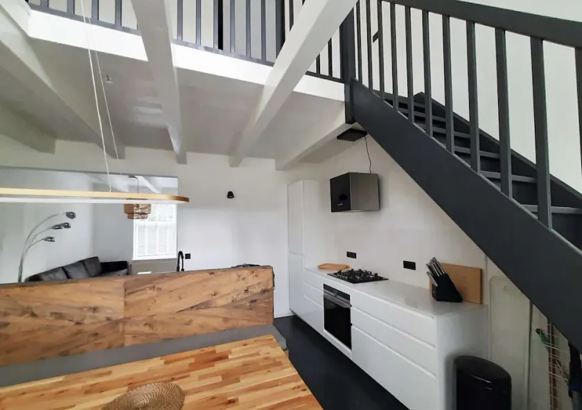 Large modern holiday home with pool close to the beach - Image 1
