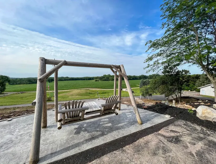Country Retreat- Salem WI- 4 Bdrm 2.5 Bath  sleeps 13 people. - Image 1