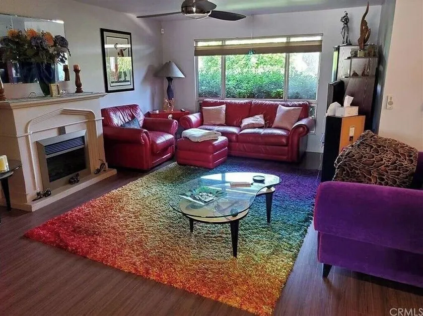 Colorful Warm Weather Jewel House 10,000 sq ft lot. - Image 1