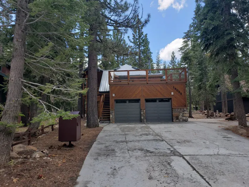 Updated Truckee mountain home - Image 1