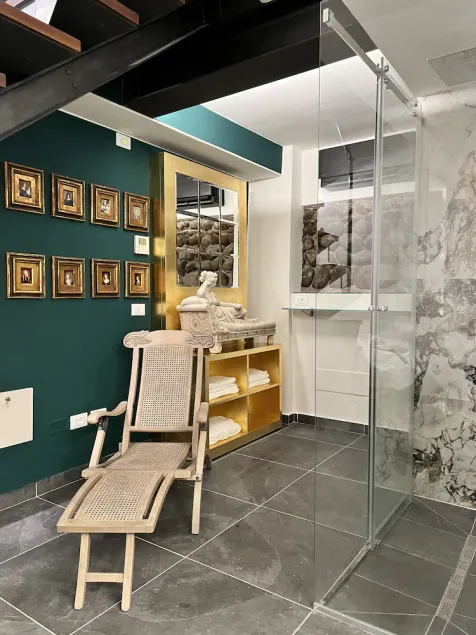 Suite in the historic center of Verona with sauna and heated whirlpool. - Image 1