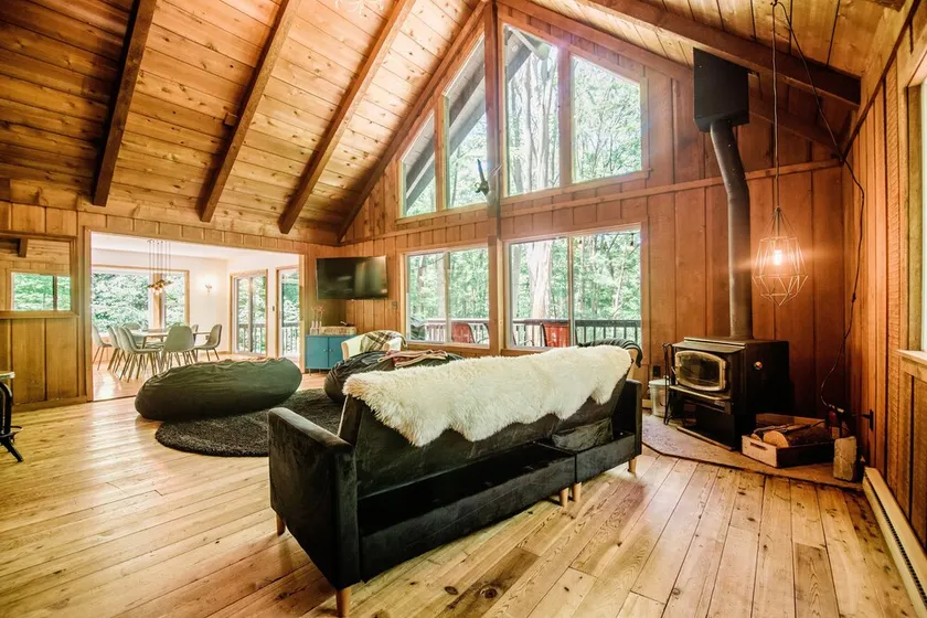 Northern Nights Chalet by Wanderlust Abodes - Image 1