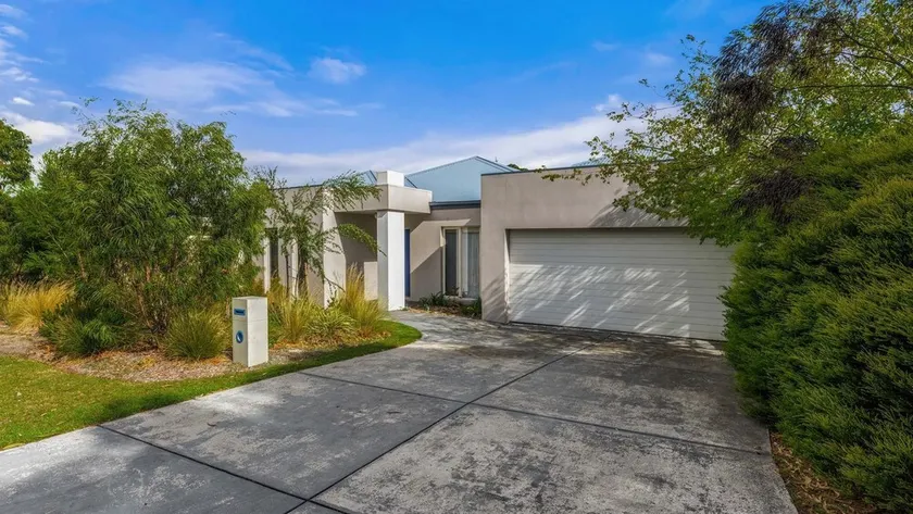 Superb Quiet Court Location Family Friendly Retreat in a Prime Location - Image 1