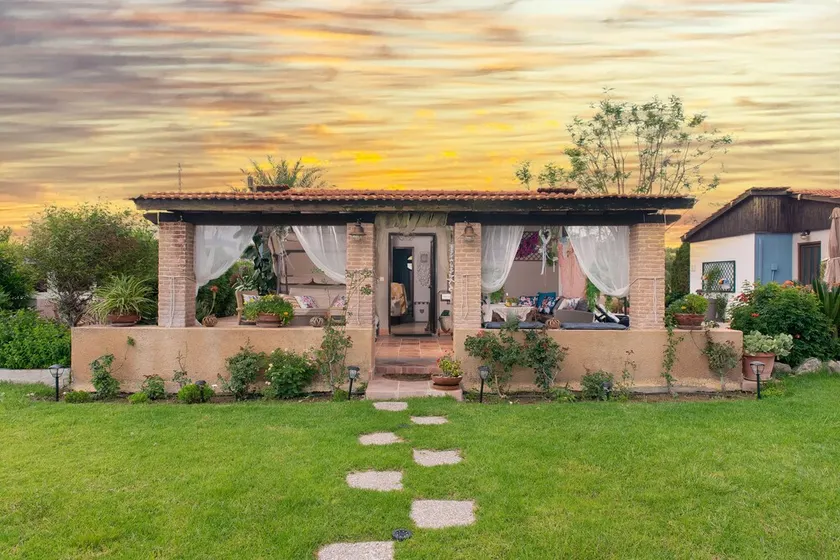 Aelia Sea View Bungalow - Image 1