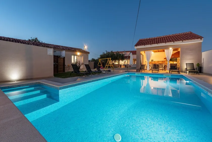Gorgeous home in Galovac - Image 1