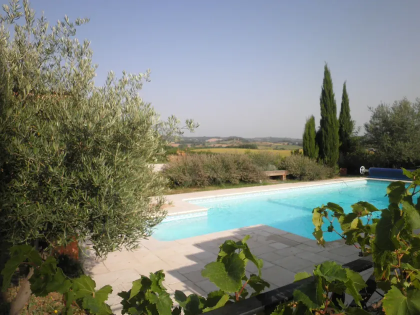 Maison de village spacieuse et aérée avec grand jardin et piscine privée - Image 1