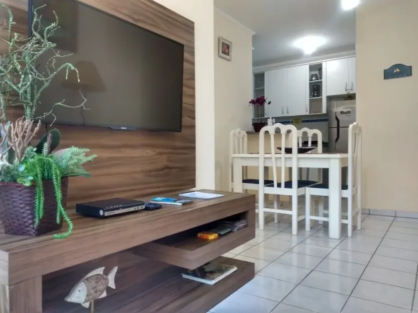 Apartamento 105-conforto Para sua Família-100 mt do Mar-2banheiros-2quartos-wifi - Image 1