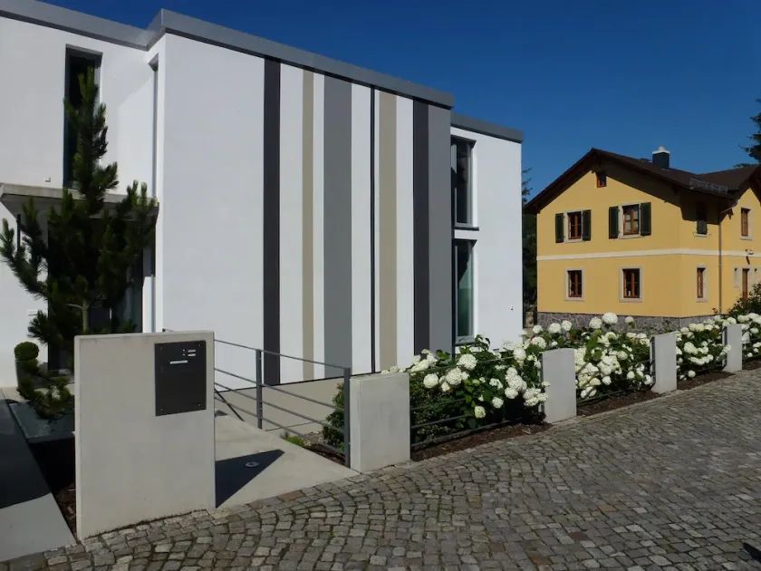 Ambiente spazioso di 80 mq a Loschwitz, giardino e terrazza, da 66,00 € / N./ parcheggio gratuito - Image 1
