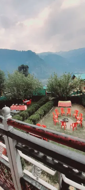 Manali Hotels With Beautiful View & Snow Peak Mountain View - Image 1