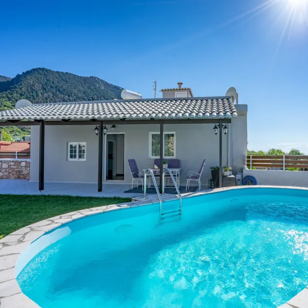 Fontana Villa privée de luxe avec piscine près de la plage et vue sur la mer à Villag - Image 1