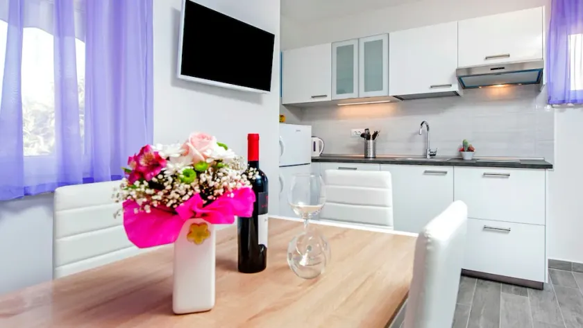 TEREZA VIOLA - One Bedroom Apartment - Image 1