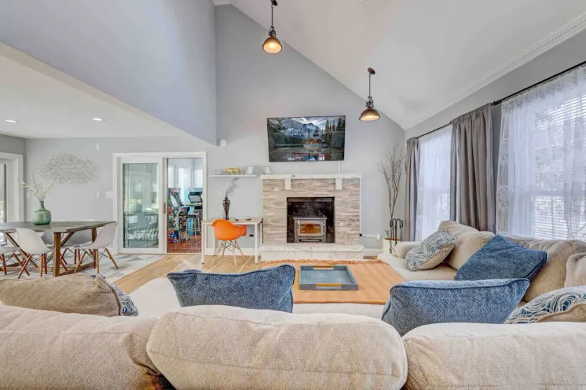 Modern Home in Heart of Poconos Camelback Lake - Image 1