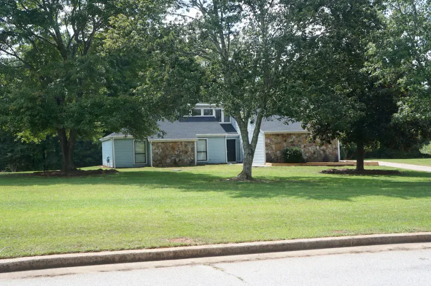 Near Trilith Studios, Piedmont Fayette Hospital, and convenient to Atlanta - Image 1