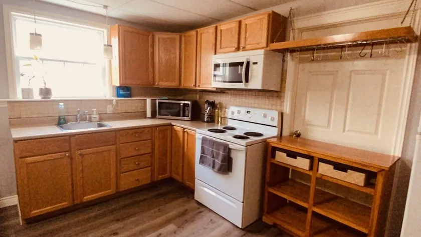 Beautiful spacious suite close to great hiking, ATV, Snowmobile trails. - Image 1
