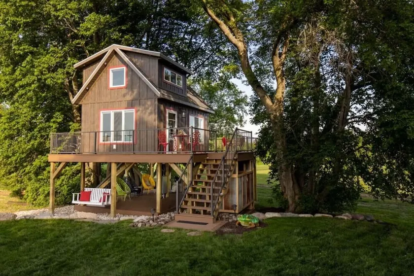 Marion Lake Tree House - Image 1