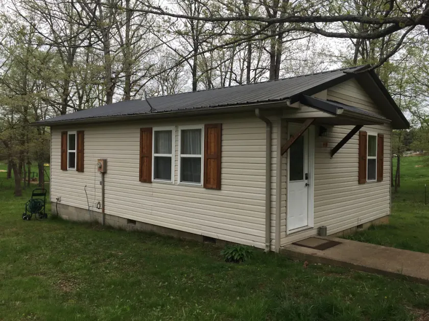 Get Away Acres 1/2 mile off highway 60 - Image 1