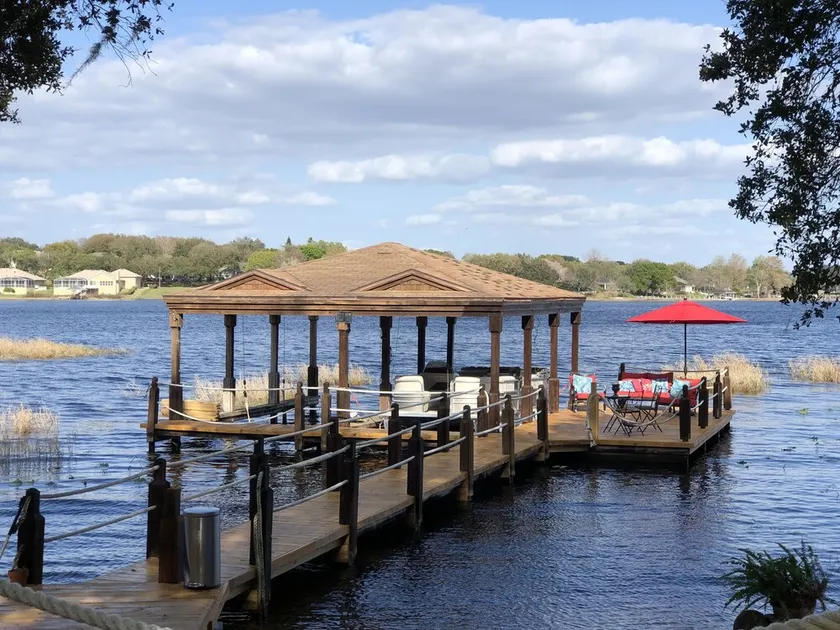 Lake House - Image 1